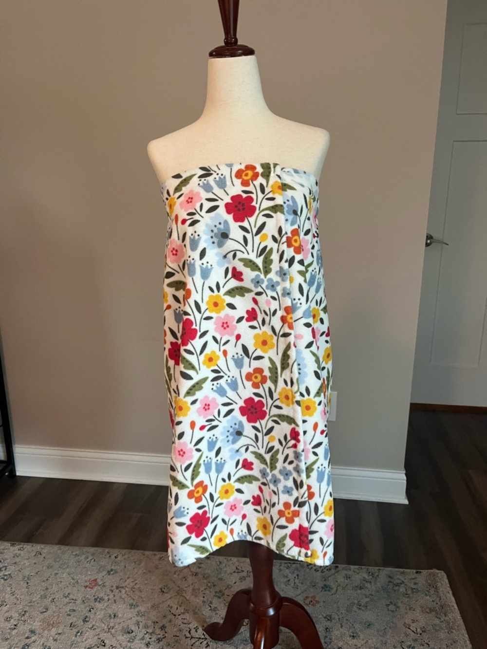 NWOT Floral Velcro Robe - White Background with Multicolor Flowers